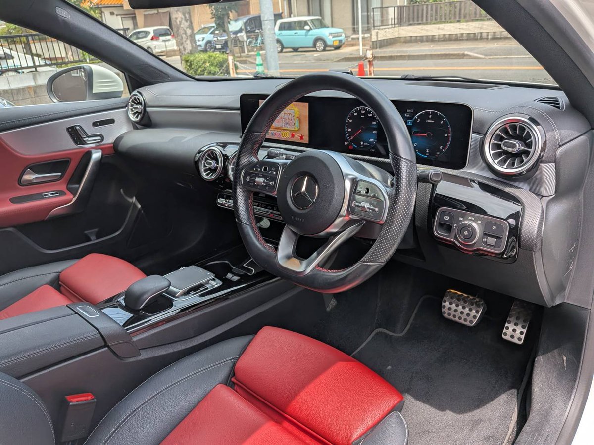 cruce_car's tweet photo. R1年 A200d AMGライン　走行距離2.9万k　希少な黒赤レザーシート　スライディングルーフ等オプション多数　278万円にて販売しております。 https://t.co/hsnlTosSHT