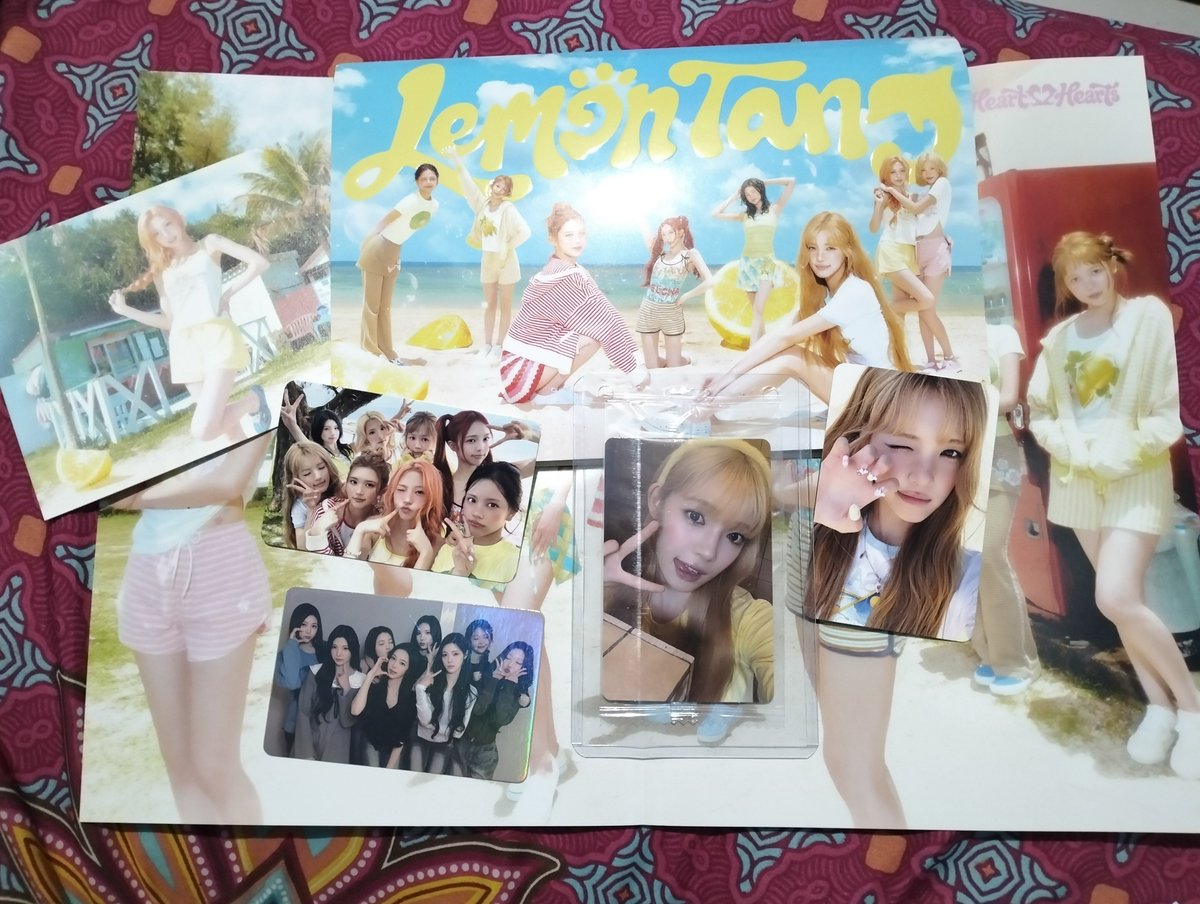 dara1037's tweet photo. finally after nunggu 1bulan lebih sampe jugaaaa, ini first time beli album dan lucky banget dapet yuha semua asdhdksjdkall my pacar pulang ke rumah mwah💋😍 https://t.co/l4ZqO7blId