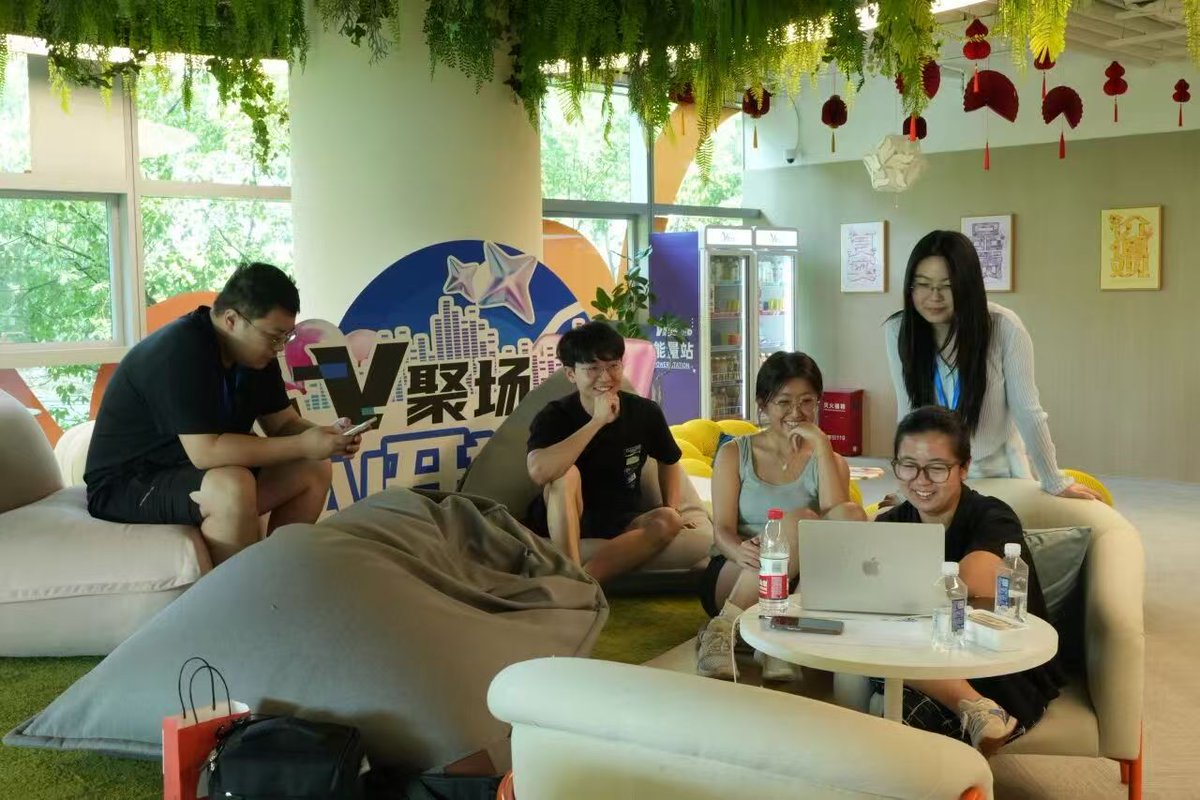 SHYangpu tweet picture