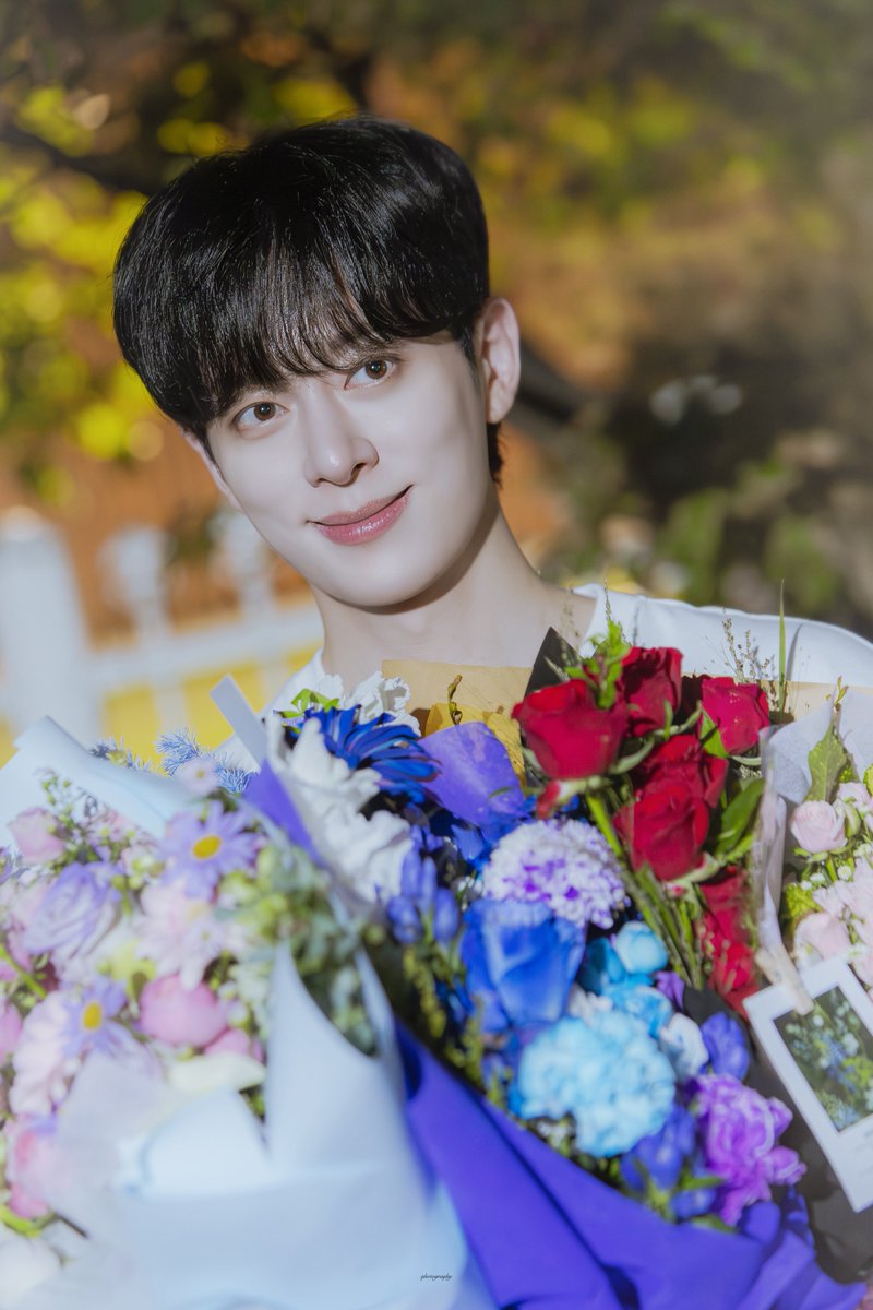 qhotograqhy's tweet photo. 26.07.26 뮤지컬 6시 퇴근 퇴근길

#동현 배우님 https://t.co/qMmLwMG1ad