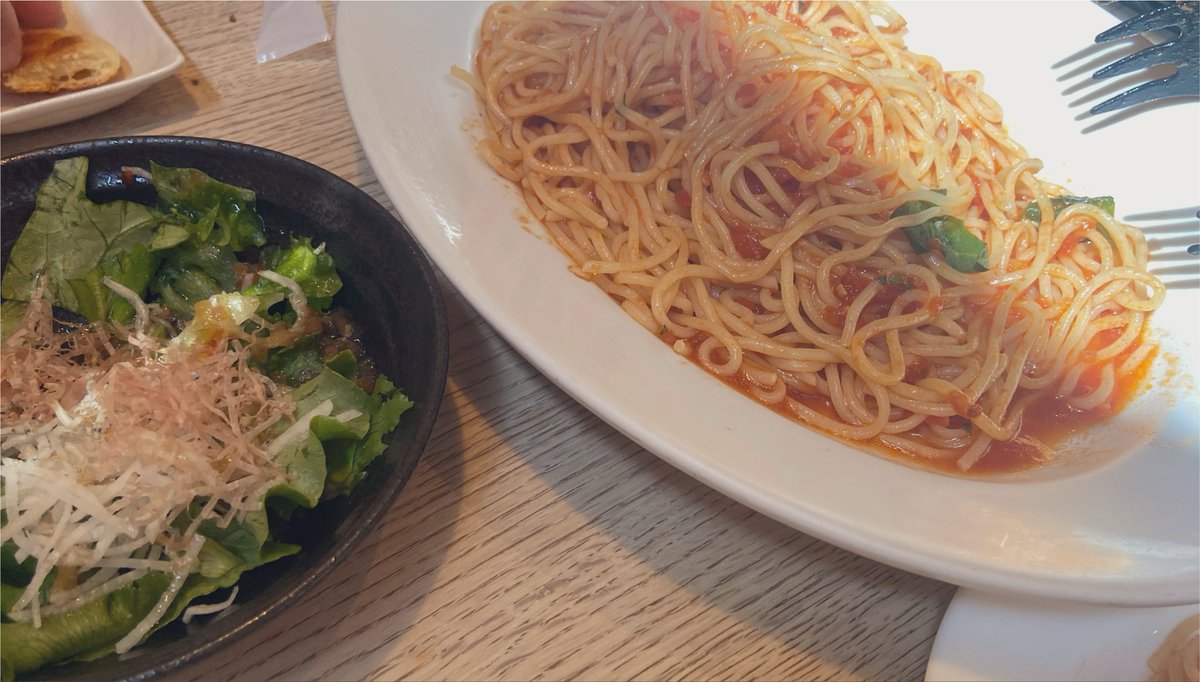 tanshiooooo_'s tweet photo. やっぱりパンの食べ放題は3〜4時間後に出しても-1くらいなるから大好き‼️(供養) https://t.co/L8QjfcIhFS