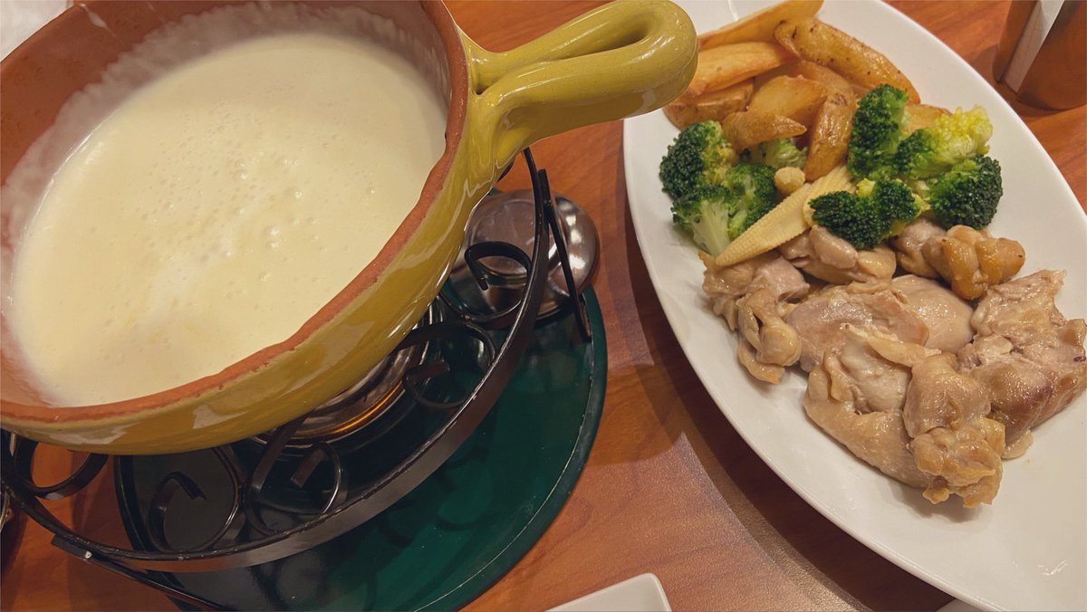 tanshiooooo_'s tweet photo. やっぱりパンの食べ放題は3〜4時間後に出しても-1くらいなるから大好き‼️(供養) https://t.co/L8QjfcIhFS