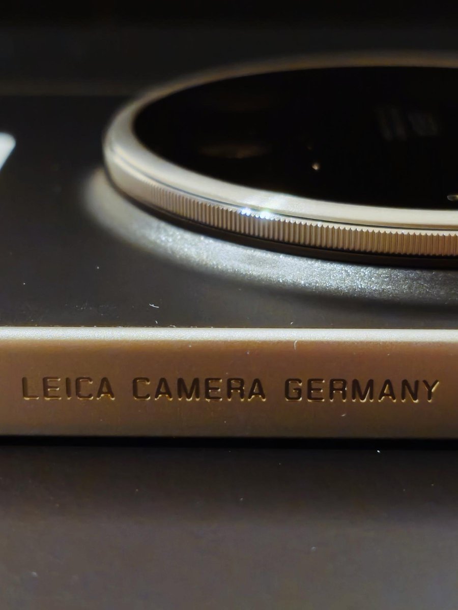 LifeByStills's tweet photo. Was looking for a new compact camera that had a bigger sensor than the average smartphone and walked away with the @Xiaomi @leica_camera #Leitzphone.

Can't wait to put this through its #photography paces.

Thank you to the @Leica_UK Mayfair team for looking after me as always! https://t.co/szs2eh40lj