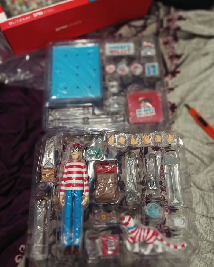 ComfortFra75050's tweet photo. I found Waldo!!! 🤣😆
#whereswaldo #actionfigurecollector https://t.co/K9UvlorGoq