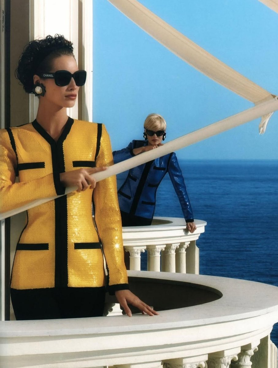 hautesiren's tweet photo. jennie in chanel scuba jacket from ss91 ‘city surfer’ collection by karl lagerfeld for cosmopolitan https://t.co/SxFpuTB4EV