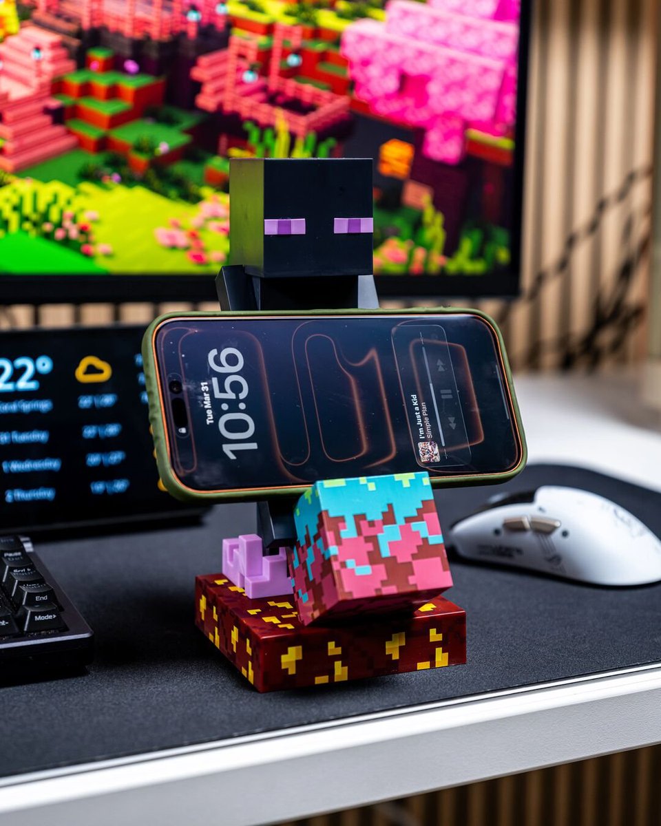 exgpro's tweet photo. Spawn point: your desk. Phone: secured. 📱 Nether Enderman: watching... 👀🔥
#Minecraft #Nether #Enderman #EXGPro #CableGuys https://t.co/ULvZdan7Ww