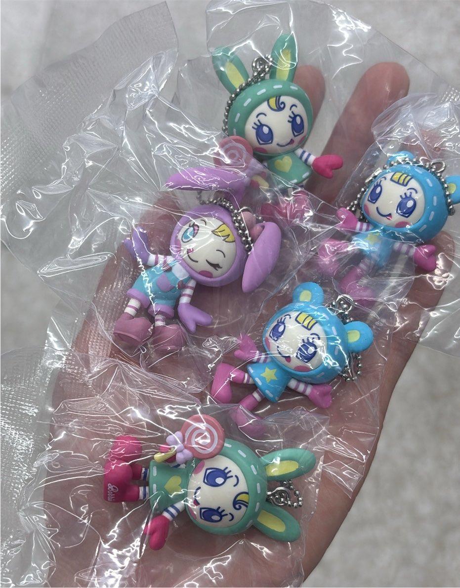 pjtm48's tweet photo. メゾピアノ mezzopiano フィギアキーホルダー 交換

譲：べリエちゃん💚(green ver.)
        ブルーベリエちゃん
        クランベリエちゃん

求：べリエちゃん🩷

郵送交換希望です
お気軽にお声掛けください🍀 https://t.co/qdvus5flcZ