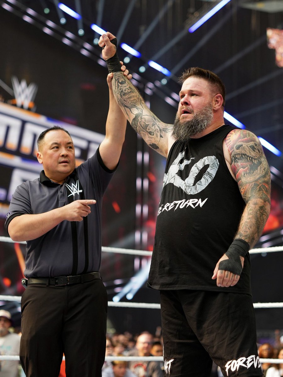 WWEIndia's tweet photo. Welcome Back, KO! 🙌 💥 

@FightOwensFight #SummerSlam https://t.co/n0p3E8cUl1