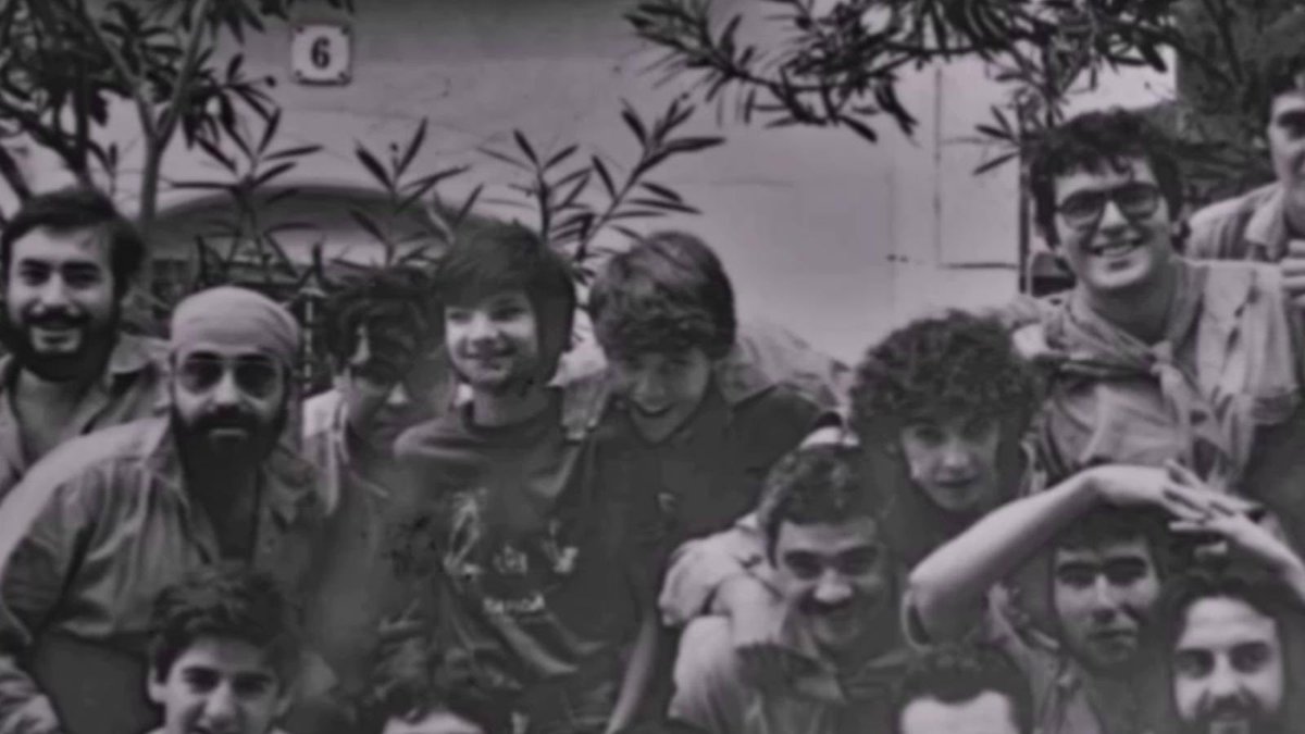 JoveDeTarragona's tweet photo. Ens entristeix profundament comunicar que ens ha deixat als 75 anys Josep Andrés Pedrola, conegut com el 'Garrofeta'.

Va ser cap de colla als inicis, l'any 1982, i també cap de canalla. La dels 'Garrofeta' és una nissaga sense la qual no es pot explicar la història dels castells a Tarragona des de fa dècades i dècades, amb tradició ja molt abans de la fundació de la Colla Jove. Va dur camisa de la Colla Nova de Sant Magí als anys 60.

Recordarem en 'Garrofeta' com un casteller implicat, alegre, xerraire i crític quan tocava. Dissabte va poder gaudir des de la pinya una gran diada amb la camisa lila. Enviem una forta abraçada a la família i als amics.

#castells