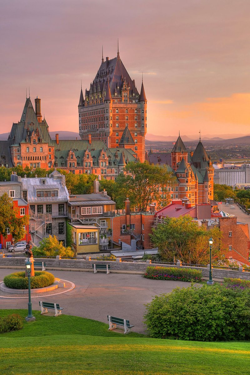 WorldnPictures's tweet photo. Quebec City, Canada 🇨🇦 https://t.co/SCJ1HRjrcq