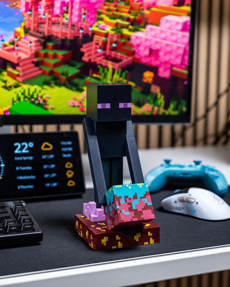 exgpro's tweet photo. Spawn point: your desk. Phone: secured. 📱 Nether Enderman: watching... 👀🔥
#Minecraft #Nether #Enderman #EXGPro #CableGuys https://t.co/ULvZdan7Ww
