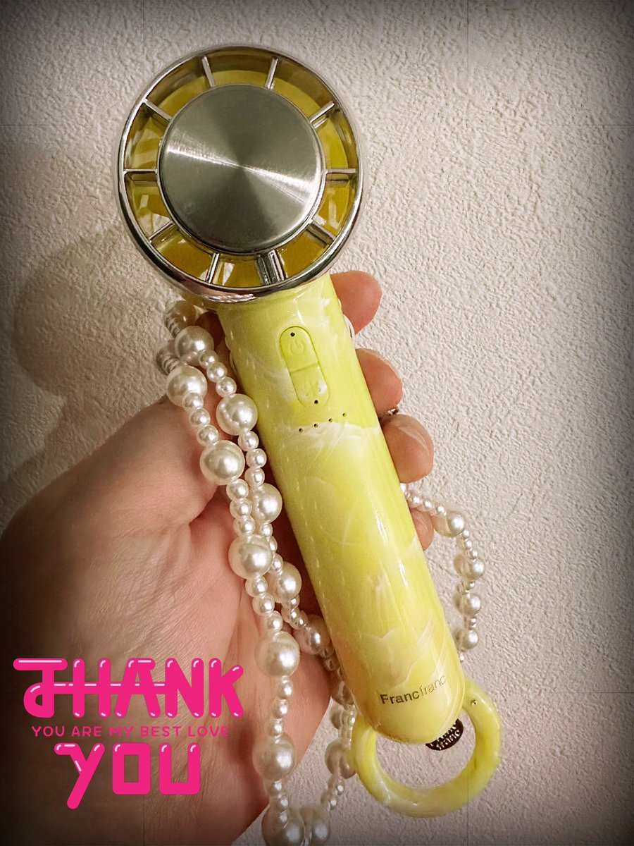 marshmallowgal2's tweet photo. ぱこが可愛くて涼しいのくれたあ♡
冷却プレートめっちゃ冷たい神♡
副業行くのに暑かろうって…優しすぎないか！？
今週出勤入れられたら良かったのにい！！！ https://t.co/fPtlZnPTyy