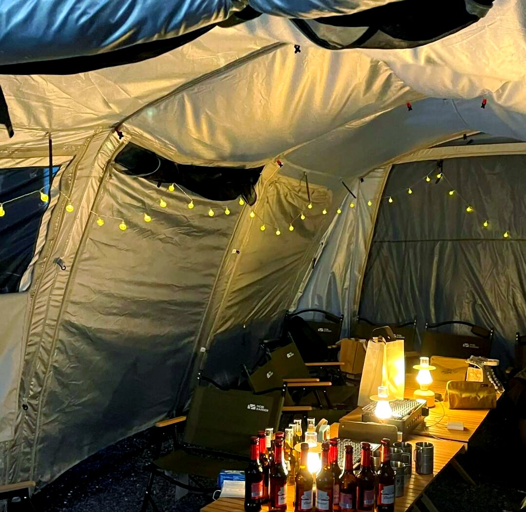 jamwal_mohit19's tweet photo. Woke up to crisp mountain air, the crackle of a dying campfire, and a sky dotted with stars—this quiet weekend camp reset hits different. No notifications, just me and the woods. ， https://t.co/RRreTUiKXF