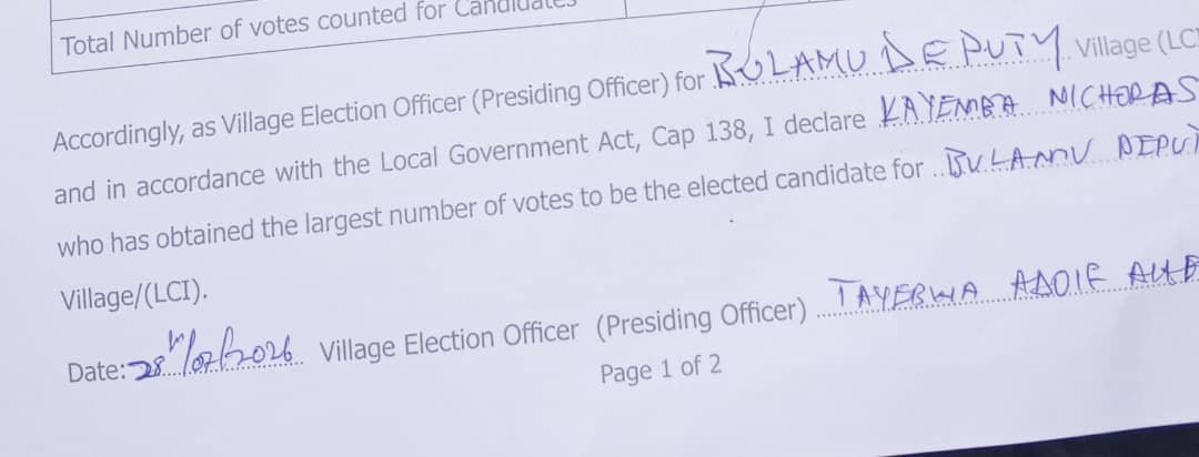 tbkentos's tweet photo. @UgandaEC @j_mucunguzi @mkainerugaba @BalaamBarugahar Then seen Declaration forms are signed by a unknown Tayebwa Adolf. It should be noted that before the first gunshots which claimed the life of one person only one line had been counted with more than 650 voters. The gang travelling in a black Noah UA 003BS caused all chaos https://t.co/oT5AT1cleY