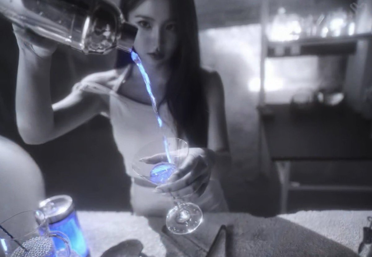 1uvjoyrev's tweet photo. Surfin' boyをkillしてそれ飲んでるのぶっ飛んでてやばいWWWWWWWW https://t.co/m3PkTfYGHf