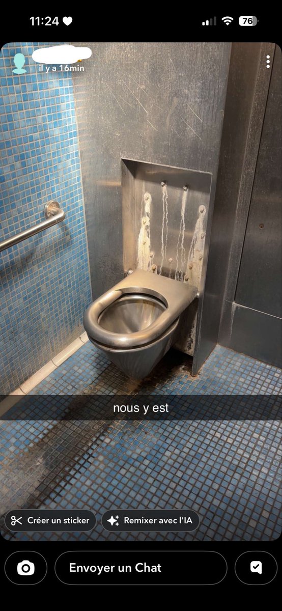 manswol's tweet photo. je viens de recevoir des snaps je crois c’est un cauchemar svp aidez la https://t.co/GTcNtXE5nV