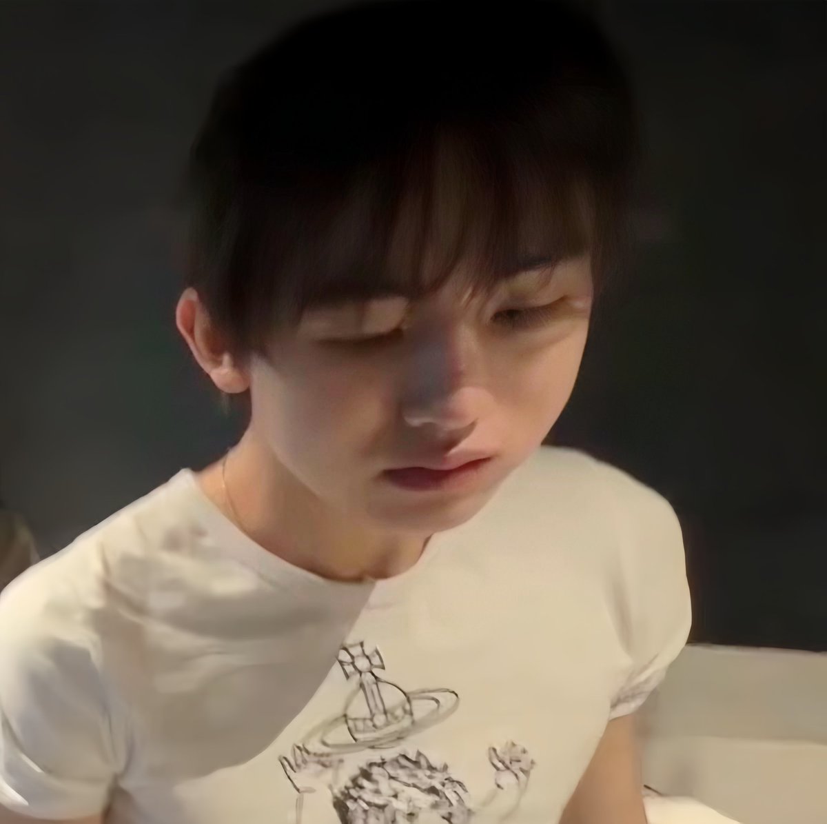 ihrteom's tweet photo. so smol he will be gone in one bite 😭 https://t.co/HpKaE9tlvM
