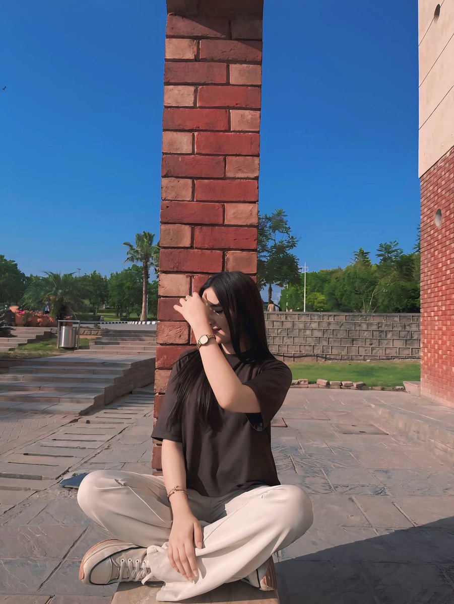 onlyAavya's tweet photo. Some moments don't need a filter, just a feeling☀️🤍 https://t.co/N3u8mKL2FN