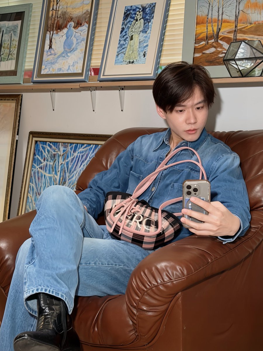 BBVERs_WORLD's tweet photo. 🌻 IG BBVERPJ POST UPDATE 🌻
🗓️: 03.08.26

Merge into the mood

#MergeFriends #MERGEADayBag
#bbverpj @bbverpj 

( ฝากกด Like, Comment , Repost , Share เพิ่มยอด Engagement ให้บีเวอร์กันด้วยนะ ) https://t.co/xNHJIBpps1