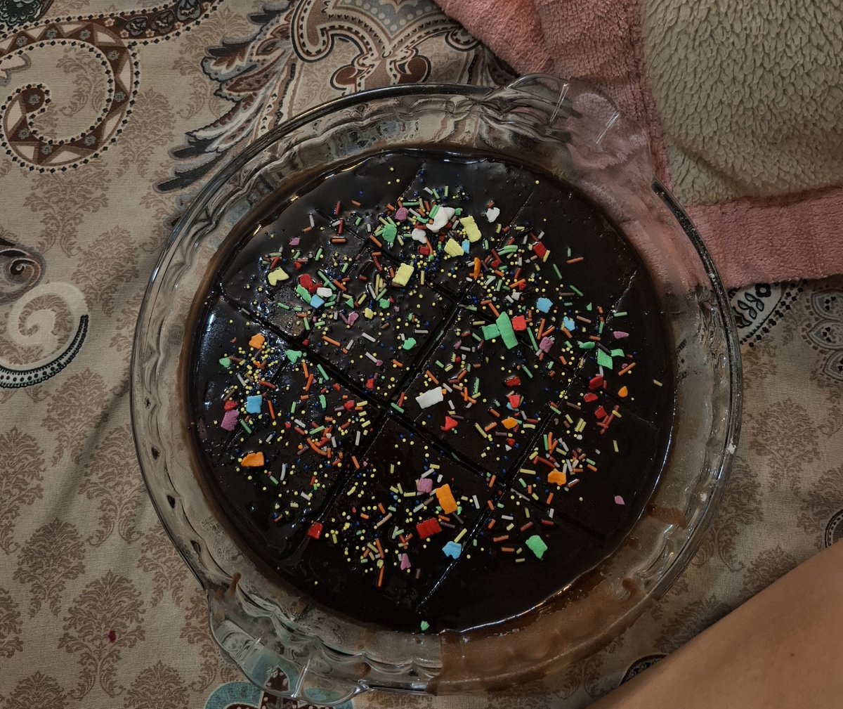 __vanellope_'s tweet photo. بعضی روزا هم به جای خودکشی تصمیم میگیرم یکم زندگی کنم :) https://t.co/rHXoLgn2kV