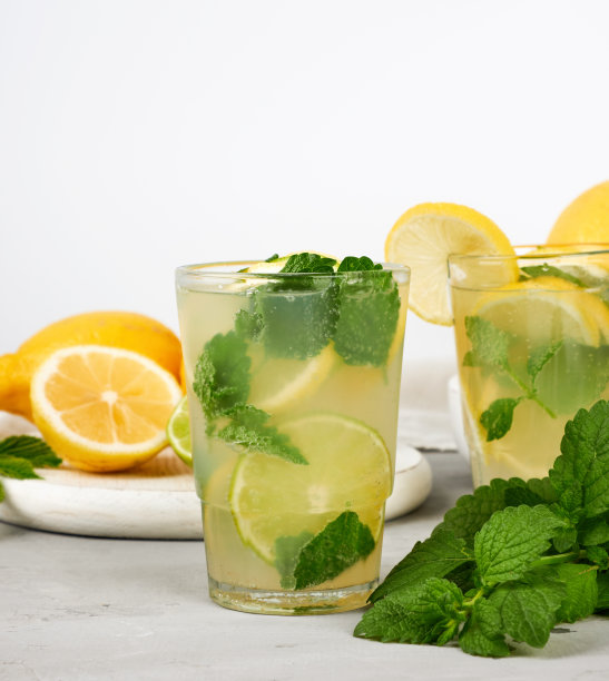 PNazrin's tweet photo. Quick summer pick-me-up: Mango Mint Lemonade! Blend 1 ripe mango, 10 fresh mint leaves, 2 tbsp lemon juice, top with sparkling water. Sips like sunshine! https://t.co/GcfGV4FPhJ
