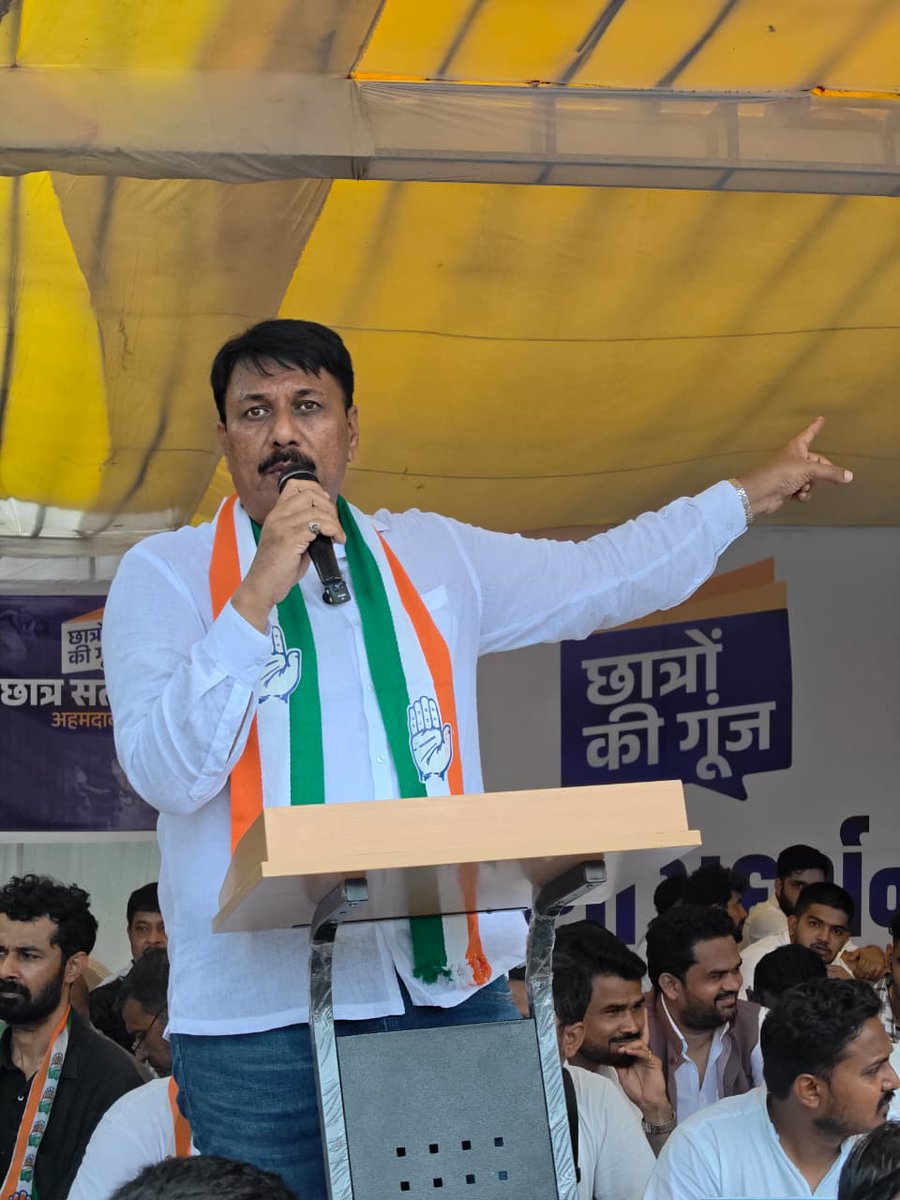 AmitChavdaINC's tweet photo. सरदार बाग (लाल दरवाज़ा) पर धरना... https://t.co/PLj6O72aiu