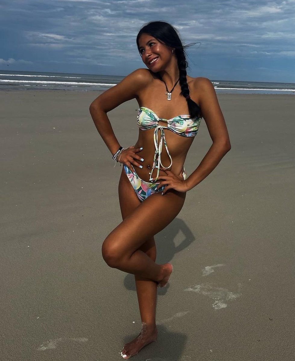 JorkAholicer's tweet photo. I lost to @Princessfluff99 not realizing they were a girl and giving them wrong instructions 😵‍💫 it was close... tilm they sent desi #wankbattle https://t.co/T1dzefyZDw