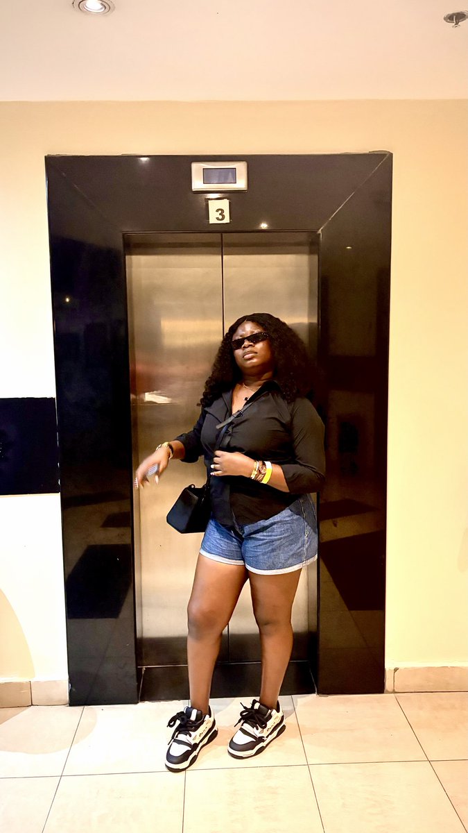 FavourTreasur16's tweet photo. Your Favourite Influencer @amuwobparty 

A time was had 😁😁, whoever saw me at the block party would never have a clue that I was under the weather 😂😂… 

#amuwoodofin #fy #explorepage✨ #blackgirlmagic #favourtreasure https://t.co/Bh1cpDx8of
