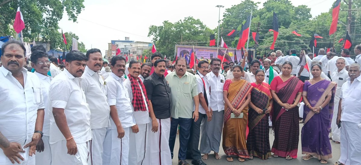 Sridharexmc's tweet photo. T.V.K. ஜோசப்   விஜய் அரசை கண்டித்து  எதிர்க்கட்சி தலைவர் திரு. உதயநிதி ஸ்டாலின் அவர்கள் தலைமையில் தஞ்சையில் நடைபெற்ற மாபெரும் கண்டன ஆர்ப்பாட்டத்தில் கலந்து. கொண்ட போது.... https://t.co/hdJ3uSRLl4