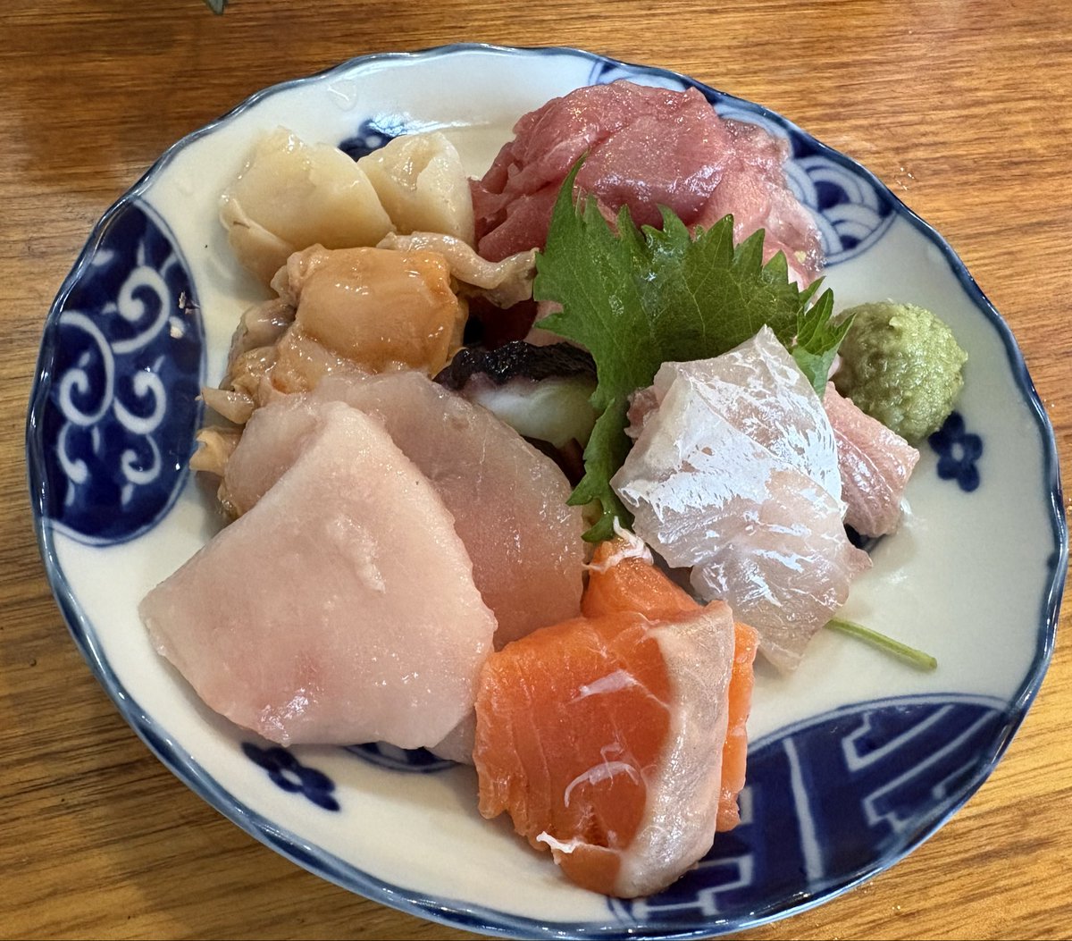 a__z32's tweet photo. 昨日、2回目のナニコレ食堂！
暑くてぺしょぺしょだったのにお昼から幸せになれた◎
常連さんのお裾分けもいただきにこにこ飲酒、土日しか行けない営業時間だけどまたすぐに行きたい〜！！！ https://t.co/78ZTWFS0ZP