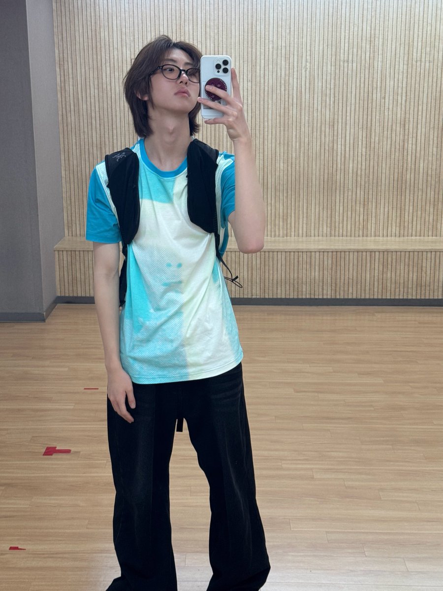 IDID_starship's tweet photo. [🌠] #박원빈_DID
too hot...*

#IDID #아이딧 
#PARKWONBIN #박원빈 https://t.co/X5nVGbqSTm