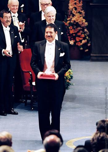 TWASAREP's tweet photo. 🕯️ Remembering Nobel Laureate &amp; TWAS Fellow, Prof. Ahmed Zewail 🧪✨ Read his full biography: https://t.co/blqRMtWWxG https://t.co/jGn3KTAwfX