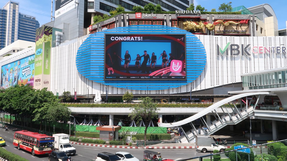 tpop_app's tweet photo. ทุกคนสามารถรับชม The Billboard Project เพลงช้าช้า (CHA CHA) จาก DAOU PITTAYA บนจอ MBK ได้ถึงสุดสัปดาห์นี้ตั้งแต่
📆 3 Aug -  9 Aug, 2026
⏰06.00 - 24.00 (GMT +7) | 15 sec | 1 time/Hr.

#ช้าช้าต้าห์อู๋ #DAOU #ต้าห์อู๋ #TPOP #TPOPApp https://t.co/bhnzsPqhje