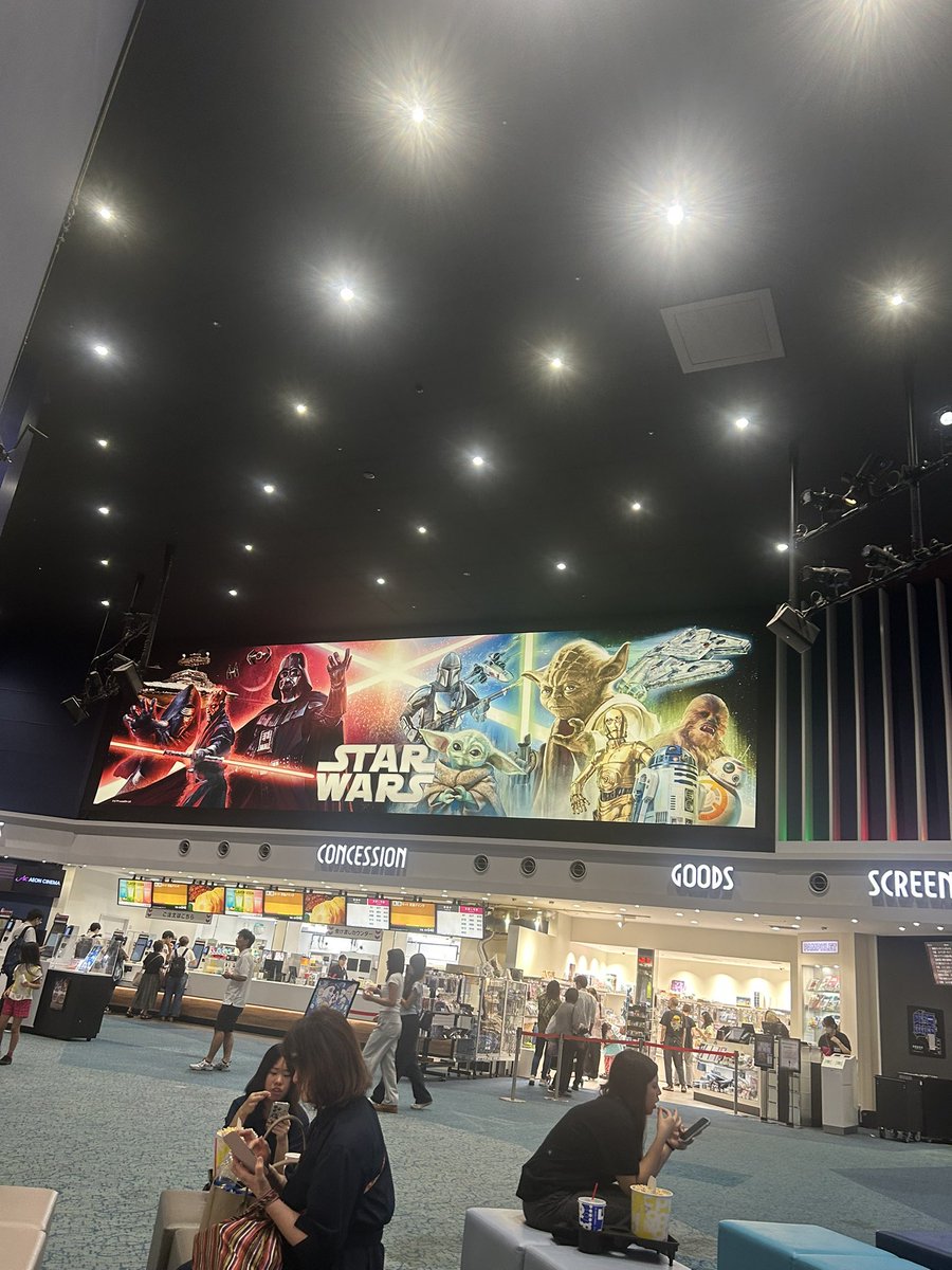 44KITTYMETAL44's tweet photo. 今日は幕張イオンの映画館でやる新潟長岡花火大会🎇🎆のライブ中継に来てます
いつもはYouTubeですが映画館も迫力があって良いです♪ https://t.co/xHfQGQmLNP