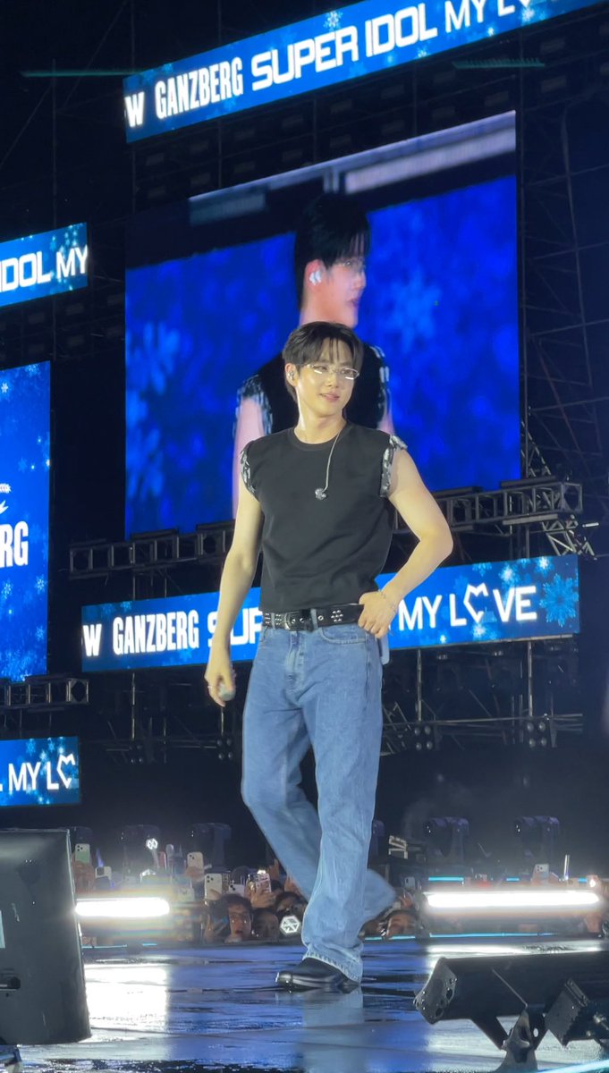 IM_Pheavyy's tweet photo. Memories are made and will stay with me for a lifetime 🫶
#SUHO #EXO #SuperJuniorDnE #SUHOinCambodia #GanzbergSuperIdolMyLove https://t.co/OUwXgubnSa