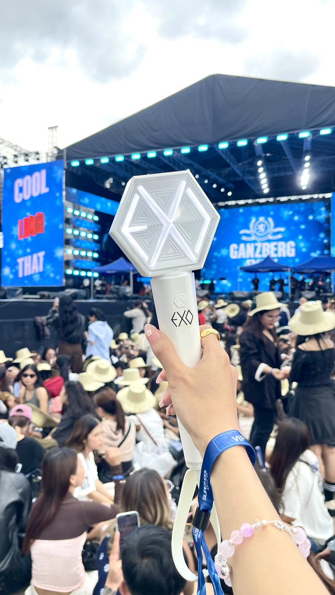 IM_Pheavyy's tweet photo. Memories are made and will stay with me for a lifetime 🫶
#SUHO #EXO #SuperJuniorDnE #SUHOinCambodia #GanzbergSuperIdolMyLove https://t.co/OUwXgubnSa