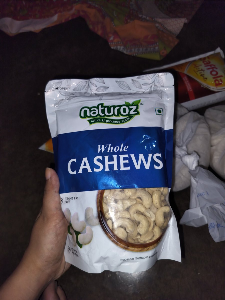 dubey509's tweet photo. Order id -JM6A705DA001FC2CAB8C
Ek to delivery charges lga diye ho upper se koi coupan bhi nhi de rhe ho aur to aur product bhi kharab de rhe ho ...??? Ye quality hai Cashew ka... ridiculous @JioMart_Support @JioMart https://t.co/awJPtIradM