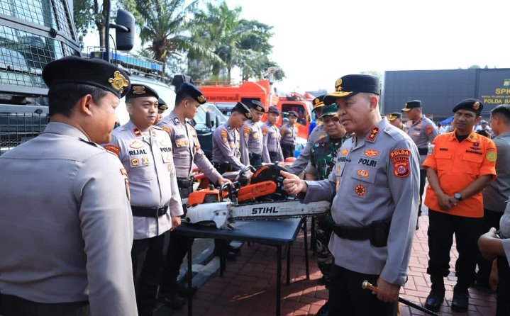 BantenPena's tweet photo. Cegah Kebakaran Hutan di Banten, Kapolda Irjen Hengki Tegaskan Pencegahan dan Penegakan Hukum Jadi Prioritas
https://t.co/NcczbT1zZH https://t.co/HC575qVLMH