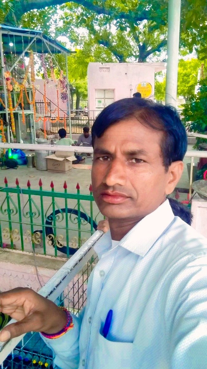 Surajkaranchou2's tweet photo. नाग पंचमी की शुभकामनाएं! भगवान नाग देवता की कृपा से आपके जीवन में सुख, शांति और समृद्धि बनी रहे। https://t.co/fNqpYSQRQt