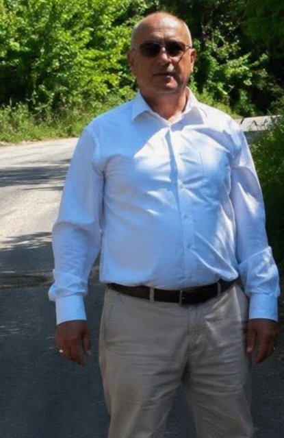 isigmeclisi's tweet photo. Yaşar İlter..
56 yaşında, Cengiz Holding'in Truva Bakır Madeni'nde işçi..
Çanakkale Bayramiç Kazdağları'ndaki madende 04.00 sularında kamyonun altında kalarak hayatını kaybetti..
Üç çocuk babası, Samsunlu.. https://t.co/dhtBbdpA2h