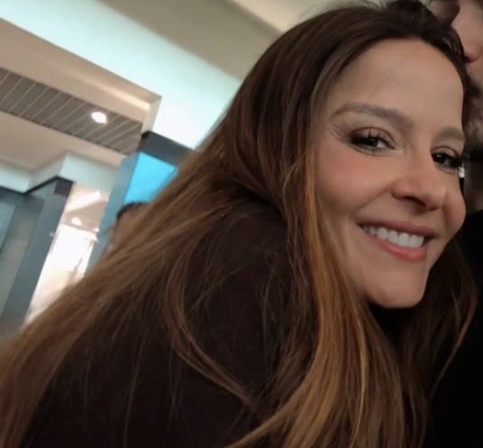 safeplacemem's tweet photo. Os sorrisos, sério os amores da minha vida!!! Já em terra portuguesas 🤧💘🤏🏻 https://t.co/AidCCVwwBc