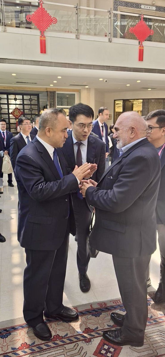 mevljud2's tweet photo. Predsjednik Mešihata sa guvernerom Autonomne oblasti Ujgura https://t.co/OZEwRX9QCK