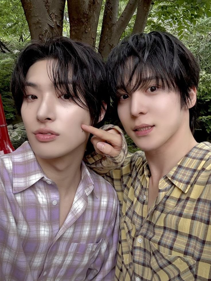 yungidaze's tweet photo. hi hi !! i'm afrin, but you can call me afi ♡
୨୧ she/her • 05' liner (20)
୨୧ bangteez enthusiast ♡ (bts + ateez)
୨୧ mingi biased, yunho and san bias wreckers <3
୨୧ ship yungi + mingi with everyone<3
୨୧  certified cat person 🐈
୨୧ looking for more moots !!

#kpoptwt #atinytwt https://t.co/L78oUoBMVF