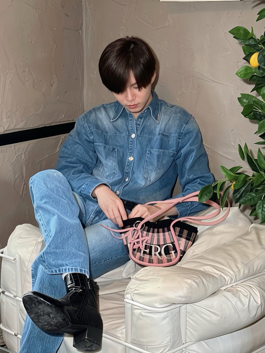 Jilliana_j's tweet photo. คือแบบ กระเป๋าหล่อมากคับ 🩷💙

#MergeFriends #MERGEADayBag
#bbverpj https://t.co/CSQbWkF52T