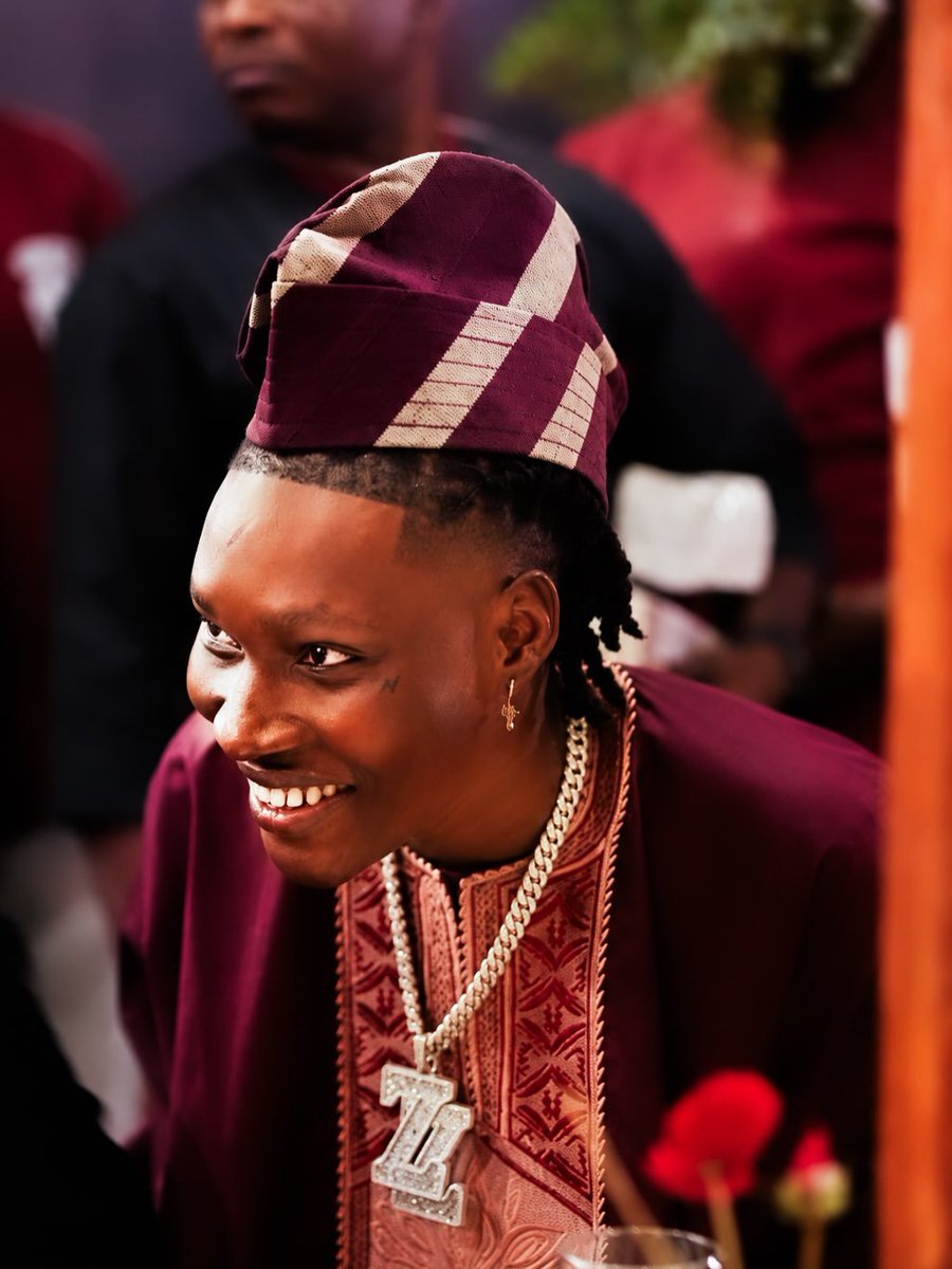 ZinoleeskyTv's tweet photo. The way zino dey fresh really needs to be studied https://t.co/gUGhJHsGL4