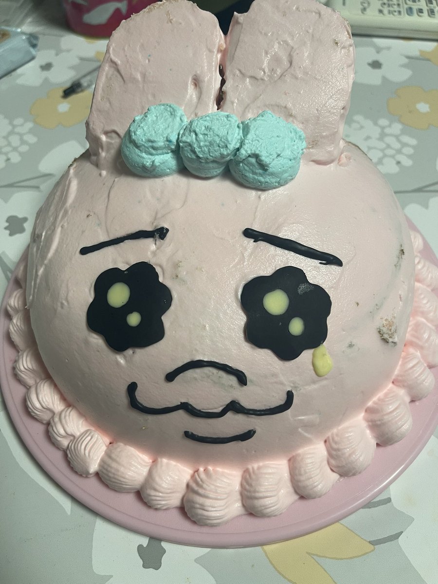 special_pochi's tweet photo. 娘作、自分の誕生日ケーキ🎂🤣 https://t.co/w85vPydlNK