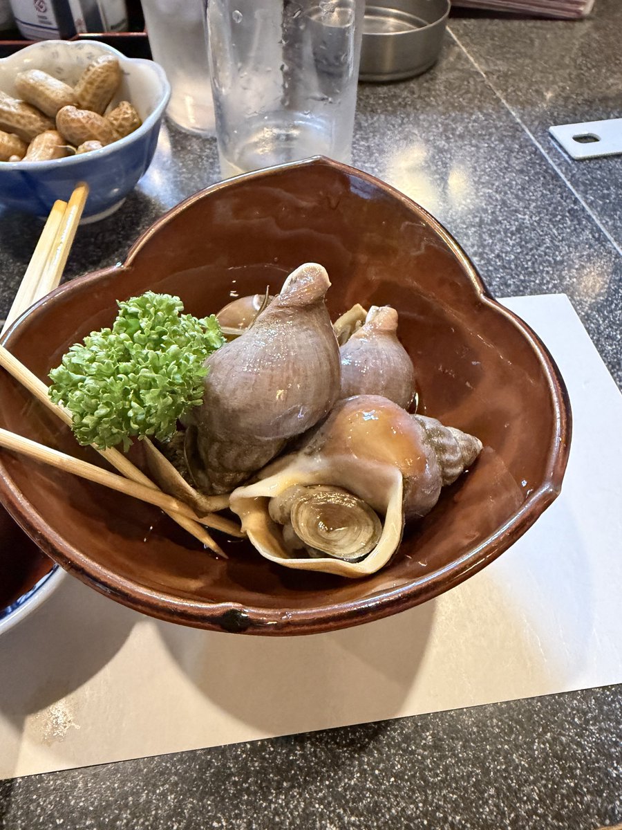 mogupy's tweet photo. 沼津、酒と飯。さしみのちょこっと盛り…ちょこっとの概念が歪む。 https://t.co/seXJUZfMg3