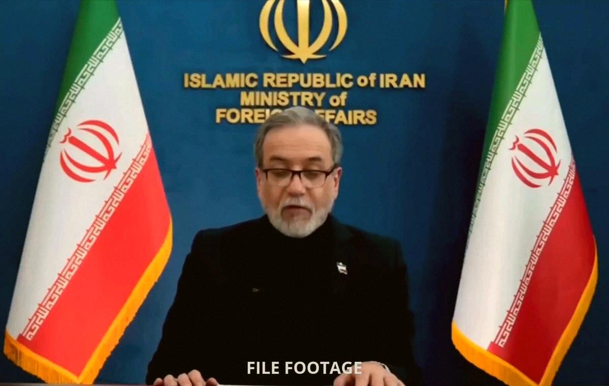 26___na's tweet photo. 速報：

🇮🇷🇺🇸 イラン外務省、米国との協議についてコメント：

「現時点で米国とは何の協議も行っていない」

話し合いはホルムズ海峡の航行に関するオマーンとの間だけ継続中

戦争はいつ始まってもおかしくない感じだな… https://t.co/PxeZJUg5H7