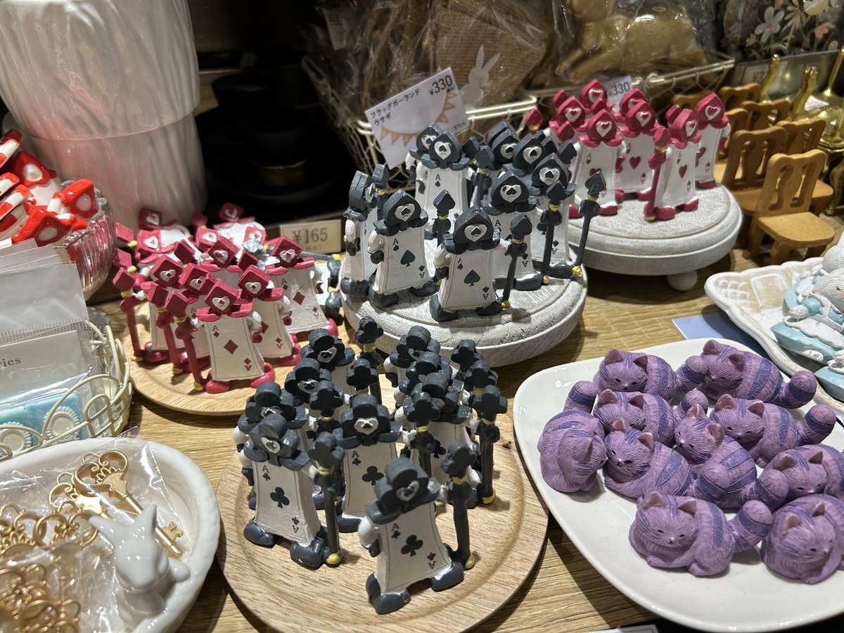 A_twst_'s tweet photo. ナチュラルキッチンやK×Kでアリスモチーフの小物めっちゃ売ってた💖可愛すぎて買いすぎちゃった🥰🥰 https://t.co/SgxUXYDYty
