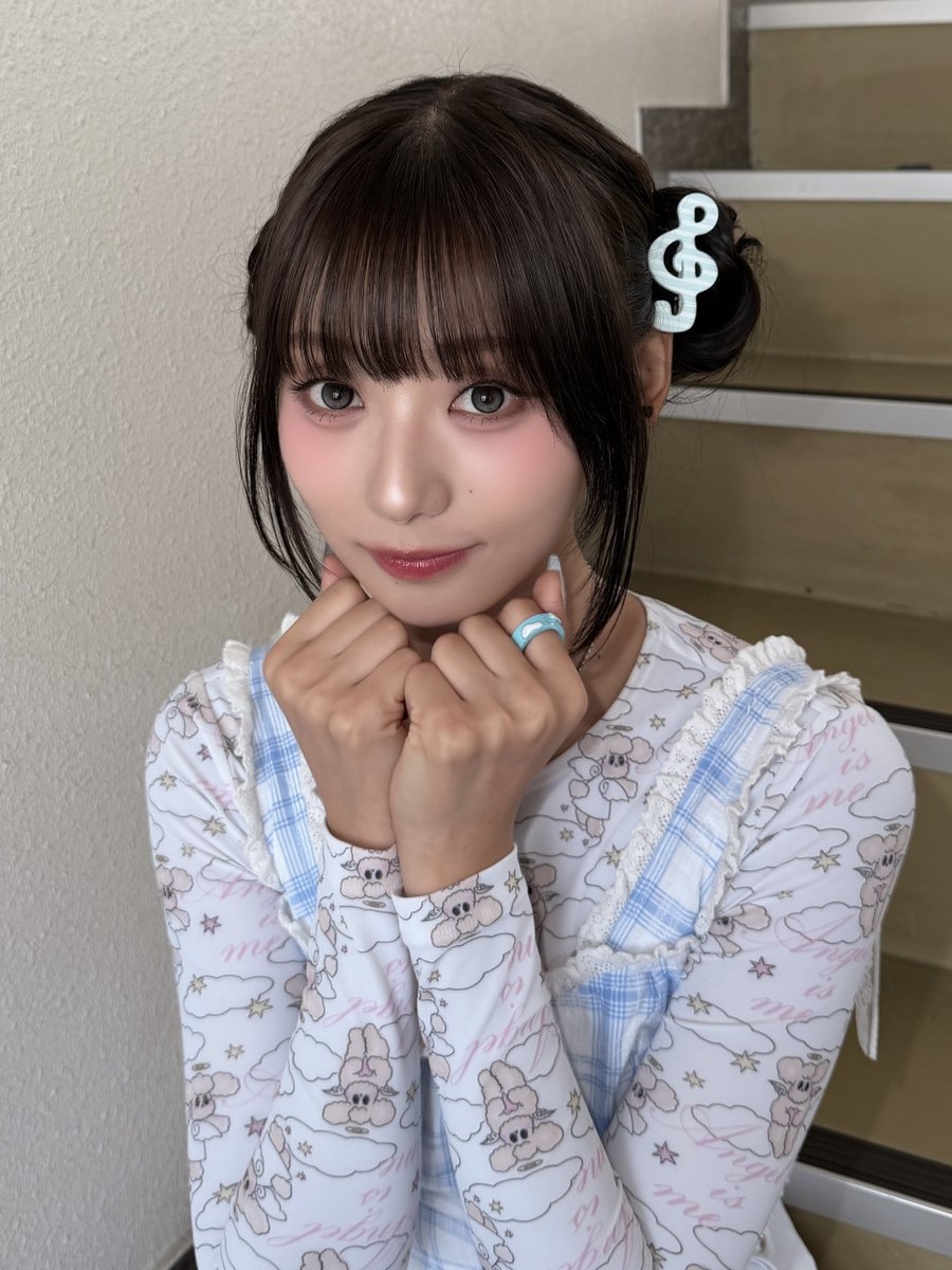 UNIS_offcl's tweet photo. 名古屋！楽しかったです！！！お団子が食べたくて、お団子ヘアにしてみました🫪🫪🫪😗 また会おうね！！！！

#UNIS #유니스 
#HYEONJU #진현주 https://t.co/s2PFkKclwF